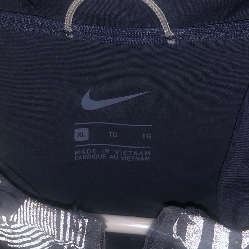 Jacket - Picture 3 of 4
